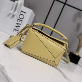 Picture of Loewe Handbags _SKUfw242848893fw